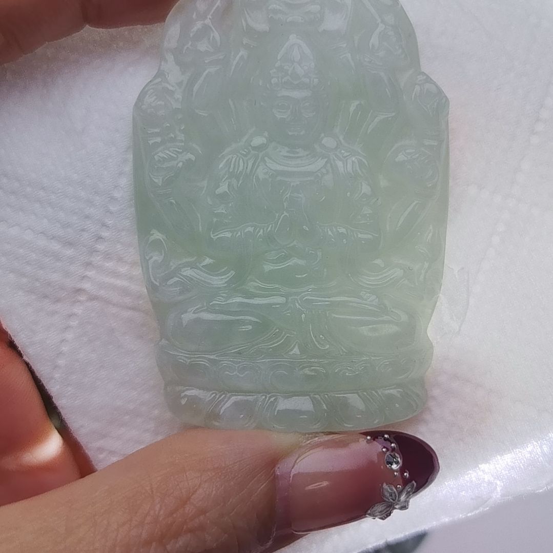 翡翠颈饰未镶嵌天然的A货翡翠多样性发货