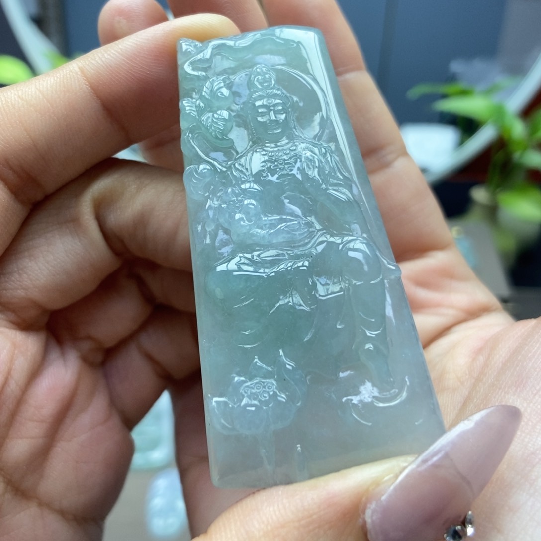 翡翠颈饰未镶嵌吊坠观音