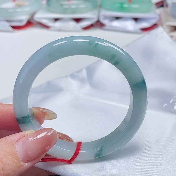 翡翠手镯未镶嵌缅甸翡翠