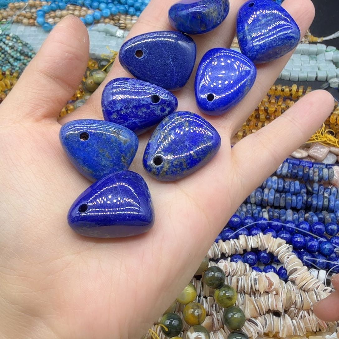 珠宝半成品未镶嵌水晶青金三角大孔一颗