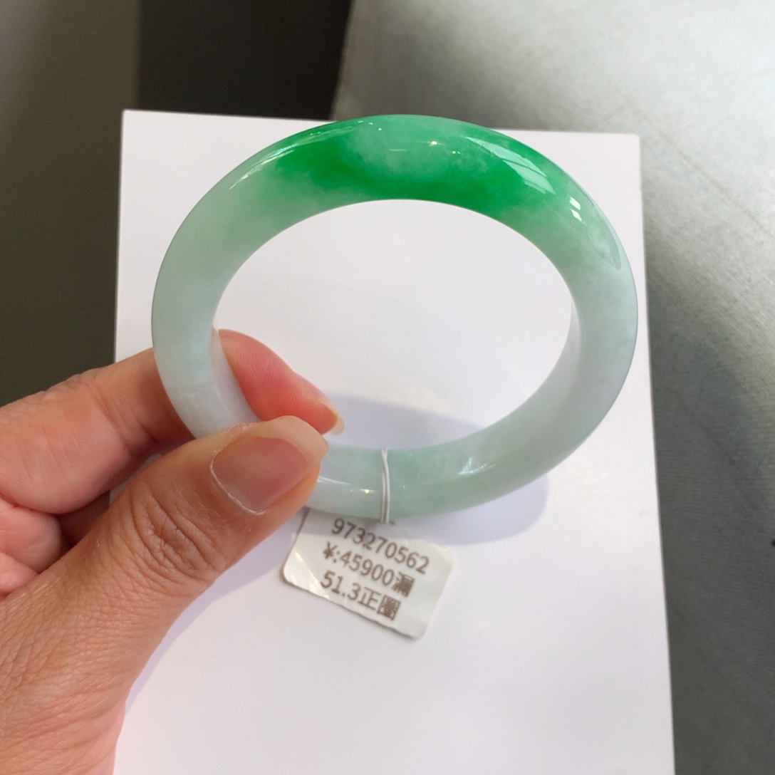 翡翠手镯未镶嵌白底青51.3正圈