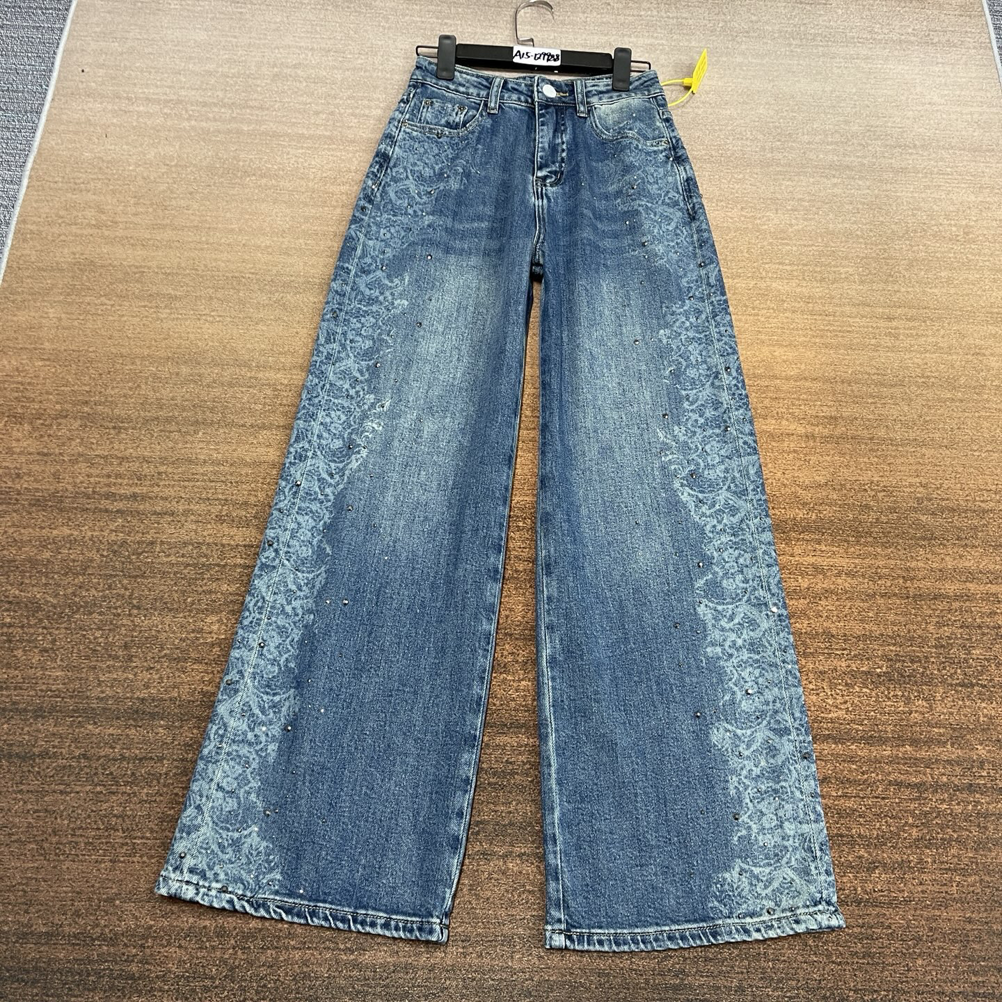 #A15-Q9988 蓝色超火高级感重工烫印花直筒裤 有弹（不换退）