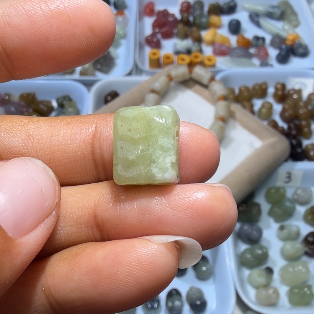 和田玉未镶嵌珠宝奇石