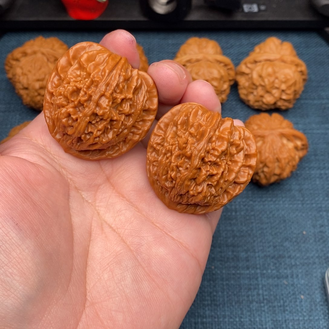 文玩核桃把件红皮四座楼41