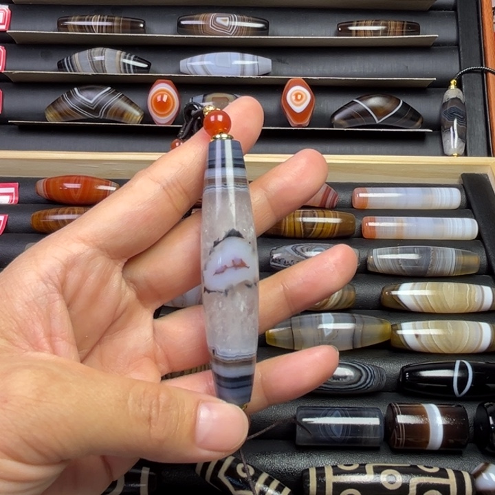 生***心玛瑙/玉髓未镶嵌颈饰