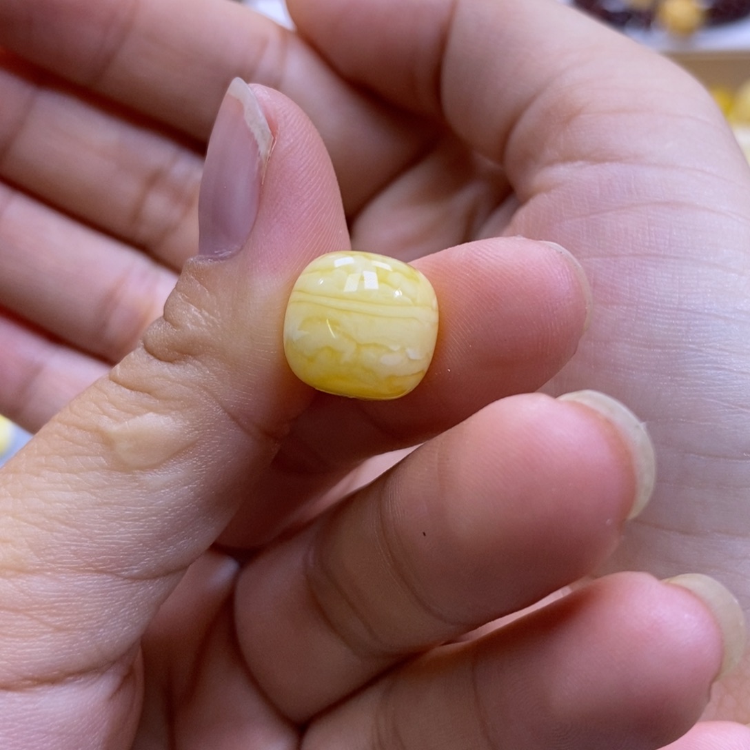 琥珀未镶嵌珠宝奇石13.2