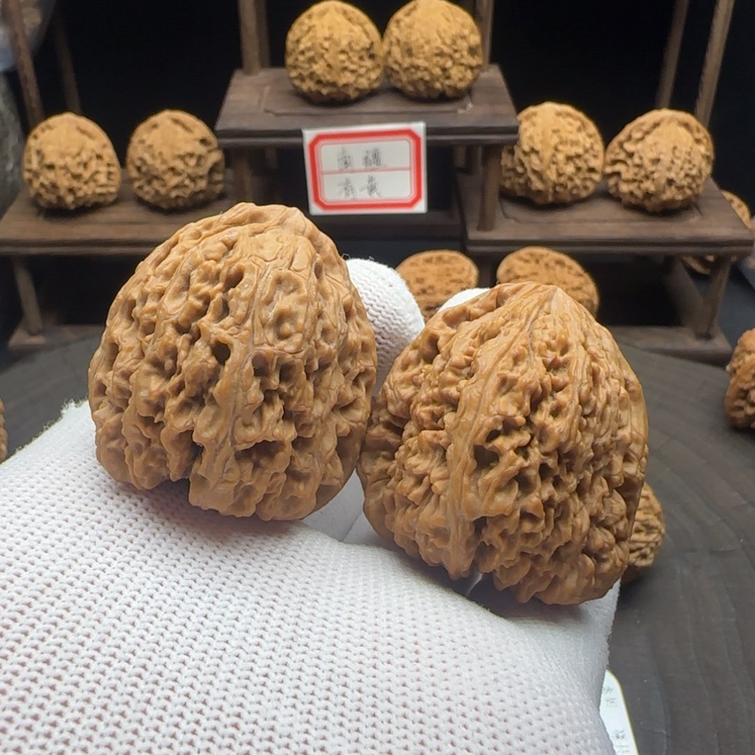 文玩核桃吊坠40高炮奥迪