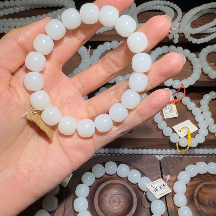 霞***行和田玉（糖玉）未镶嵌手链