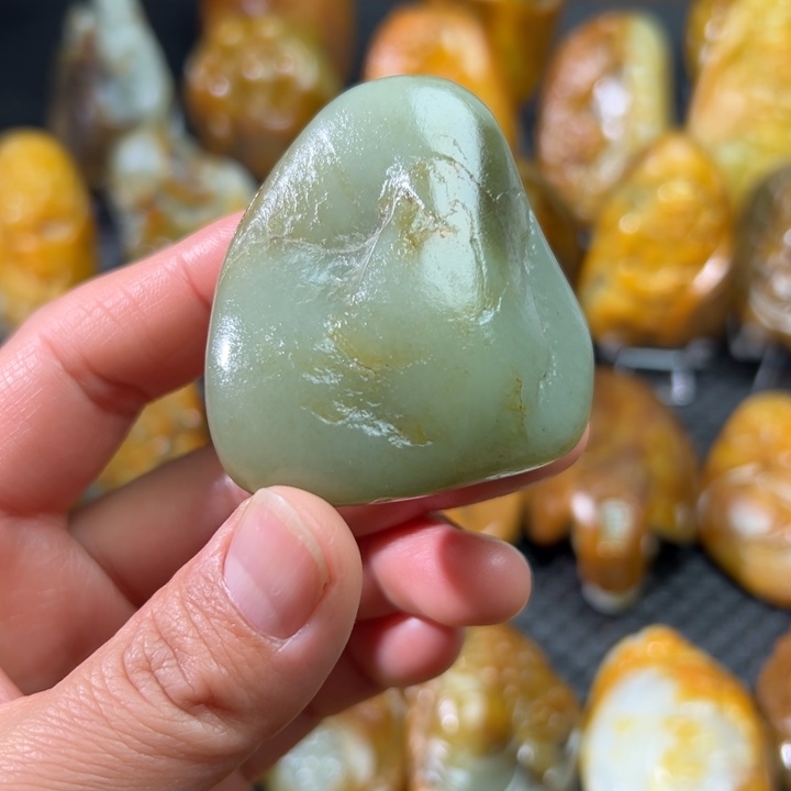 和田玉把件未镶嵌杭****?