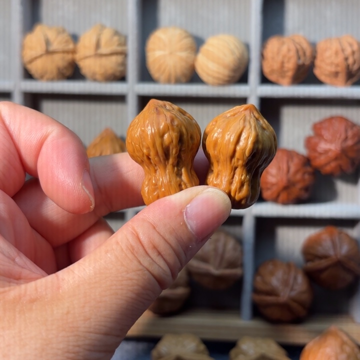 文玩核桃把件花生手捻069