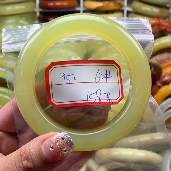 蛇纹石玉未镶嵌颈饰3**度