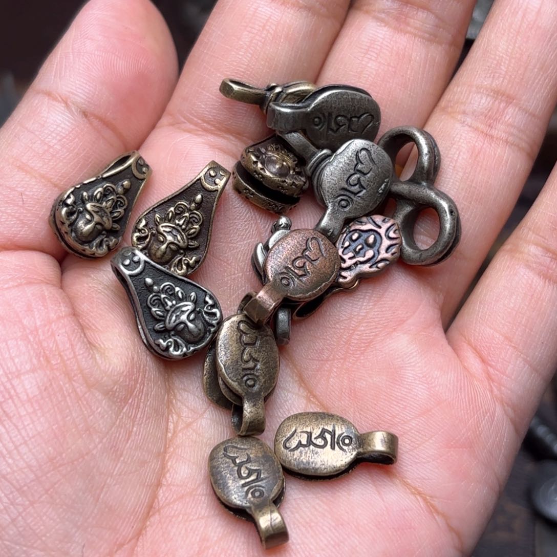 铜星月菩提吊坠项链