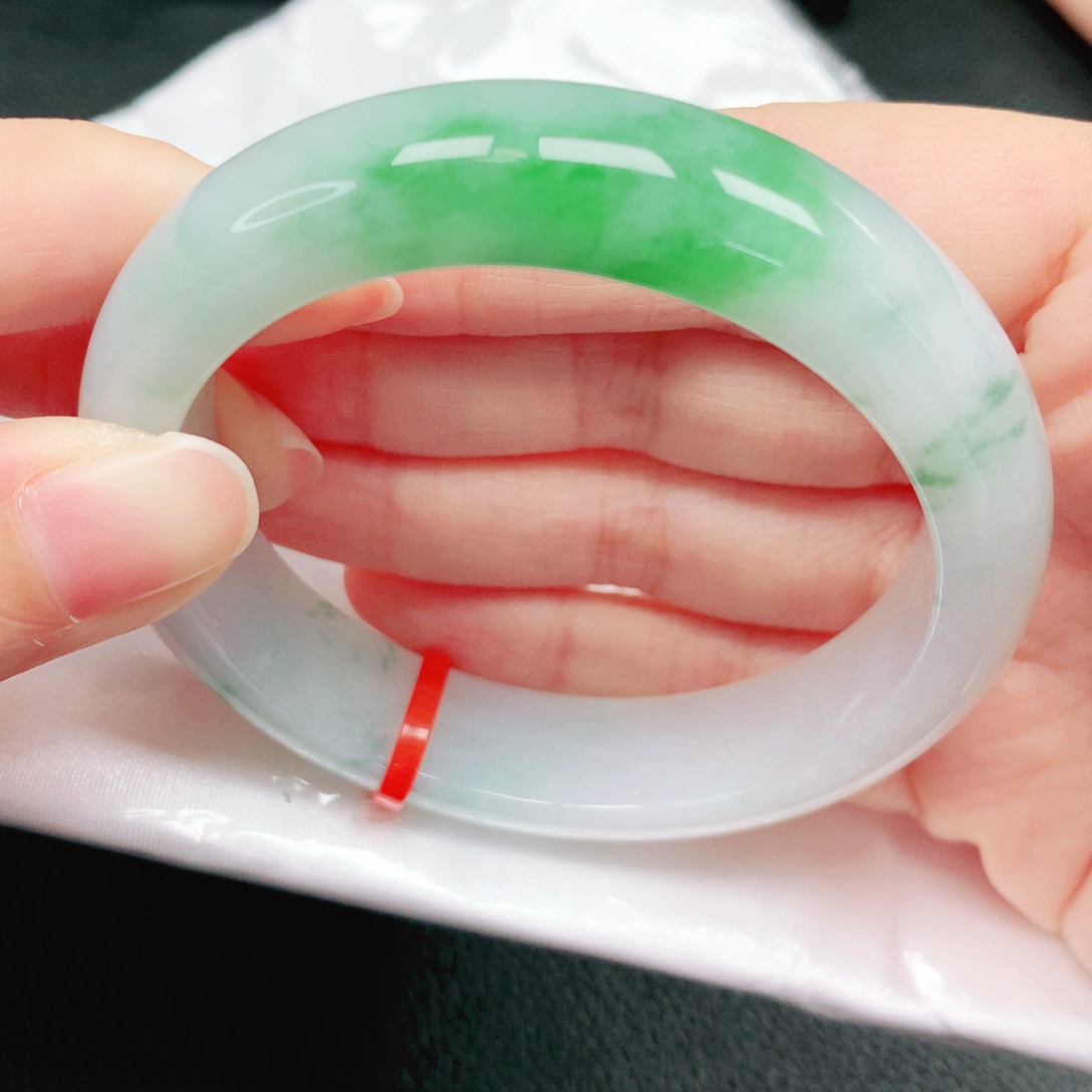 翡翠未镶嵌手镯55圈