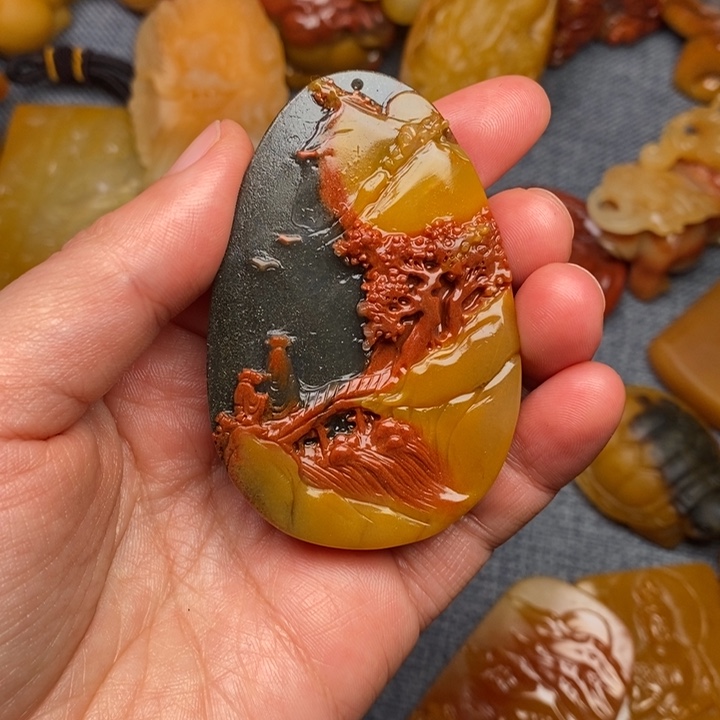 石英质玉（黄龙玉）合金颈饰