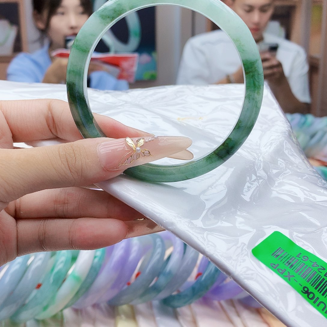 翡翠手镯未镶嵌h