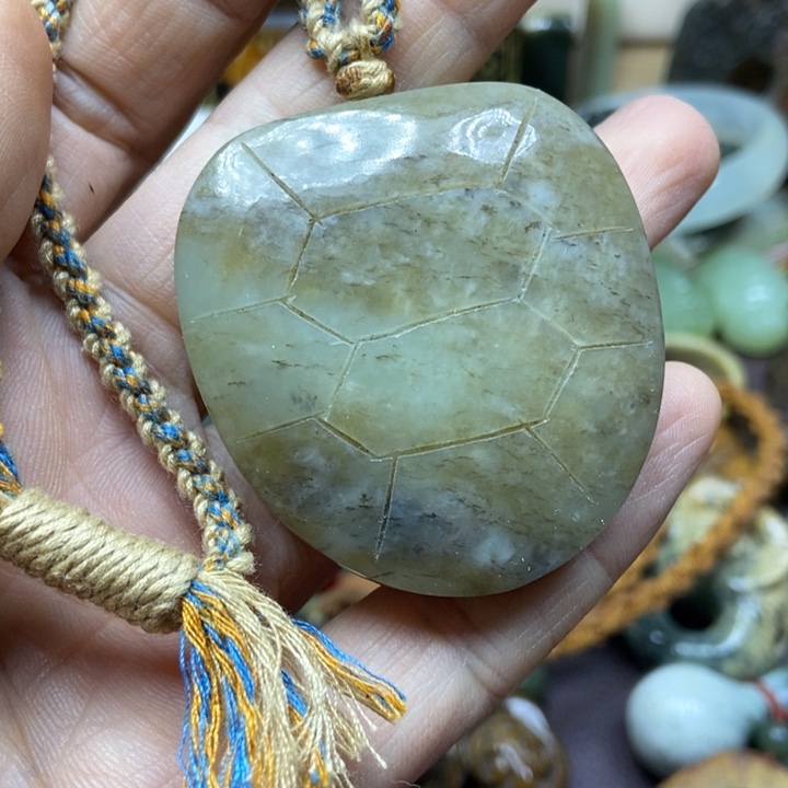 岫岩老玉（透闪石质玉）未镶嵌把件