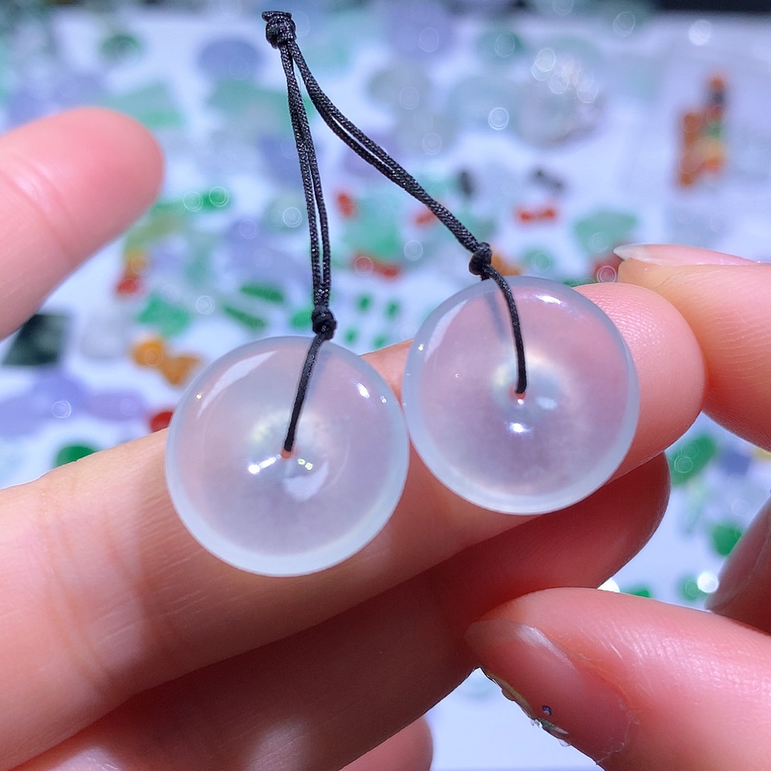 翡翠未镶嵌颈饰扣