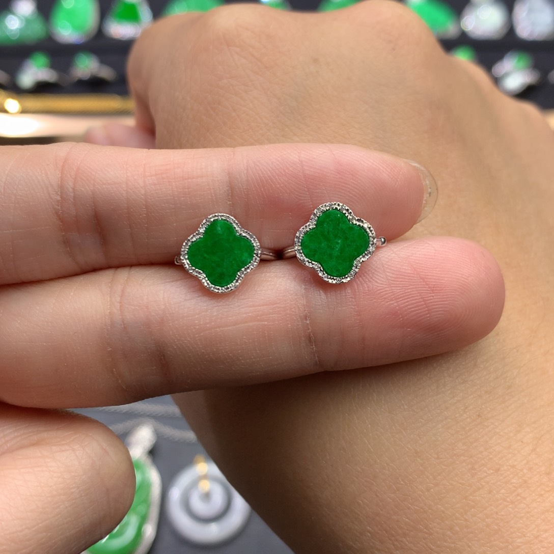 翡翠耳饰18K金镶嵌四叶草
