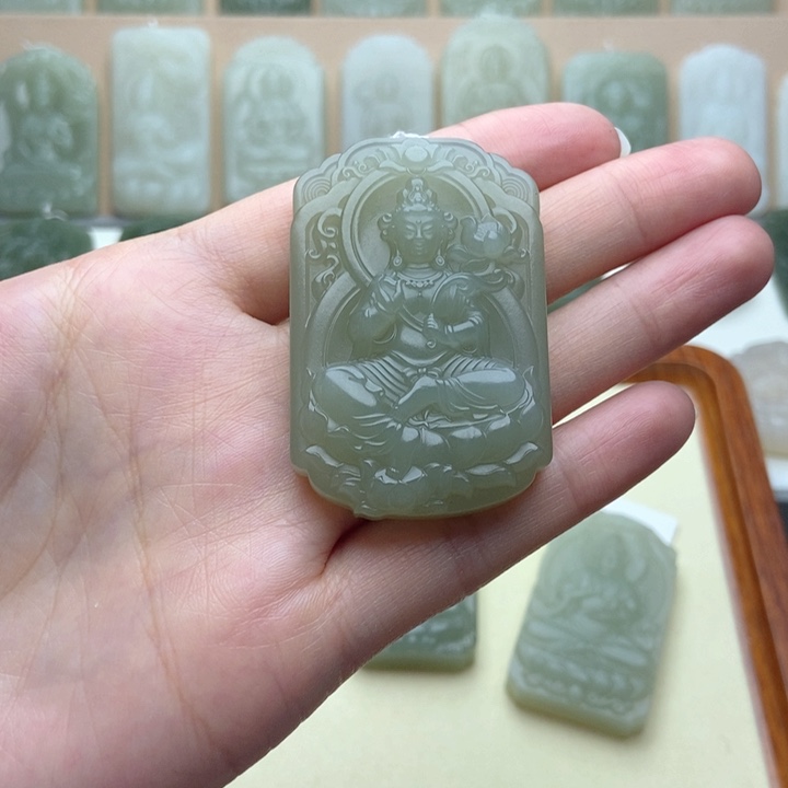 和田玉颈饰未镶嵌三****福