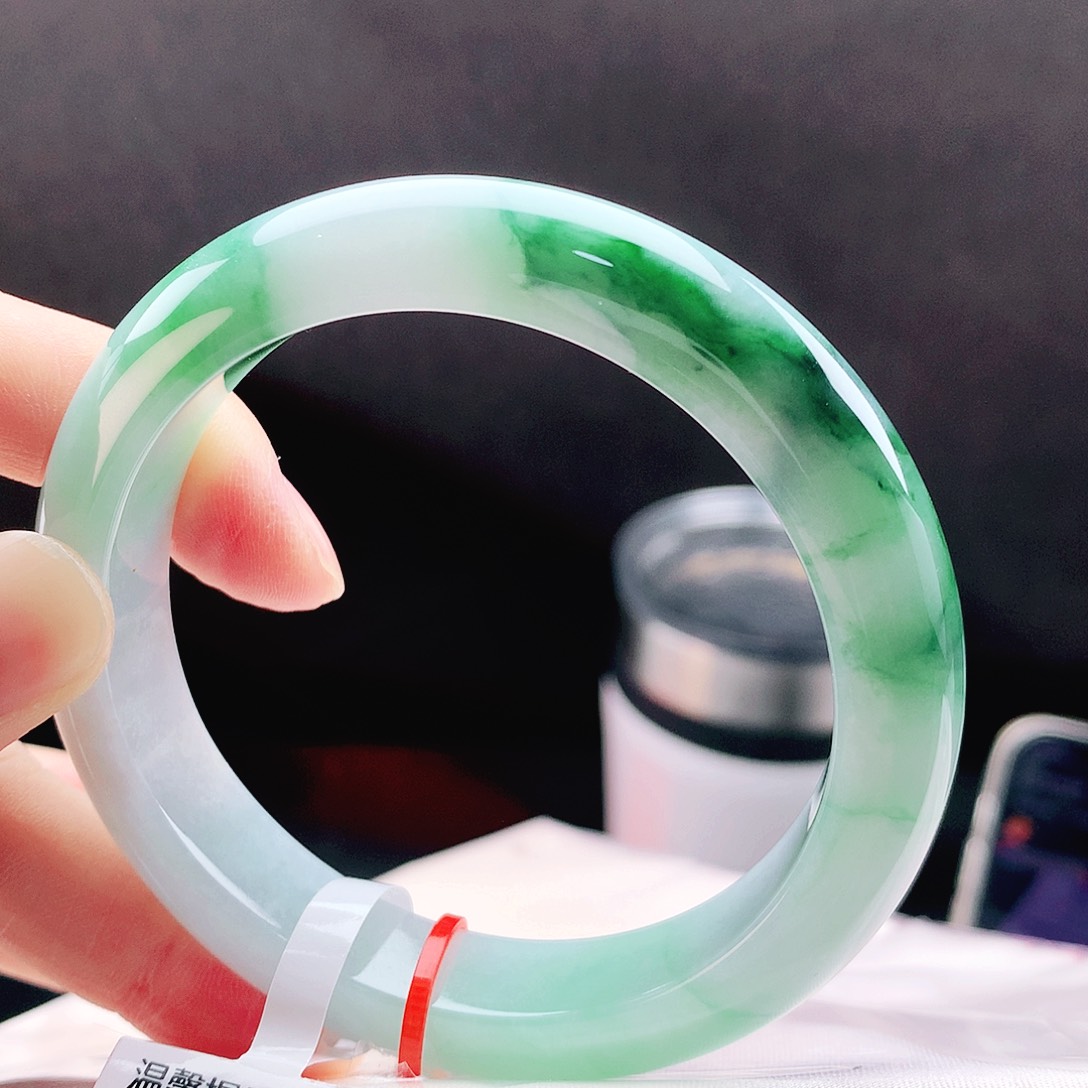 未镶嵌手镯翡翠57+辣绿