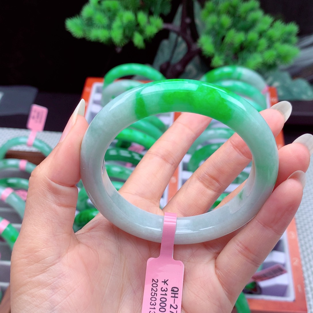 翡翠未镶嵌手镯翡翠