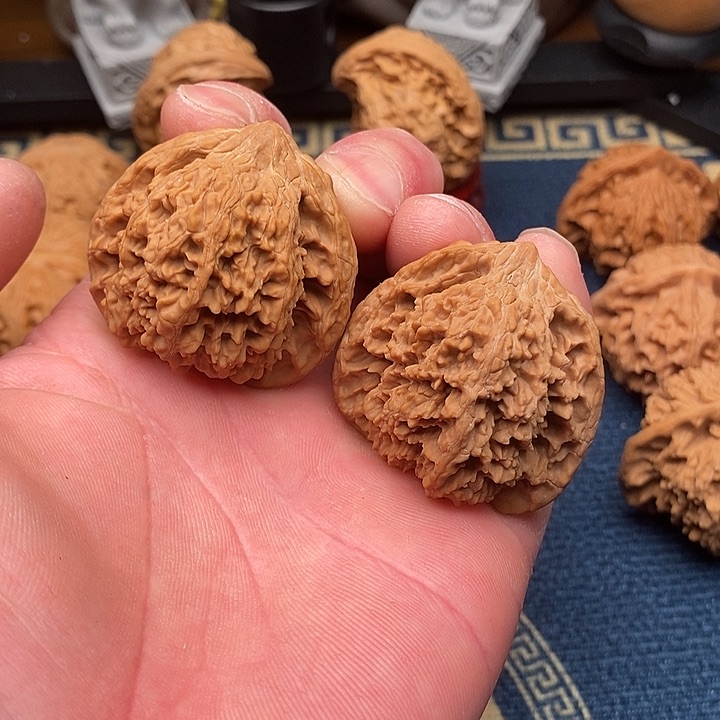 文玩核桃把件满天星40全