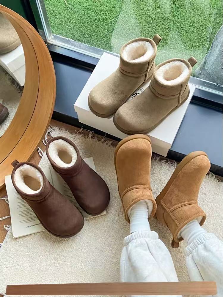 少女风冬季中筒胶粘时尚雪地靴平底短筒棉鞋