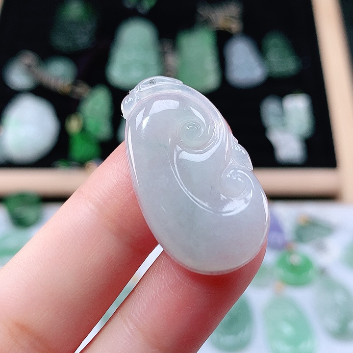 翡翠未镶嵌颈饰吊坠