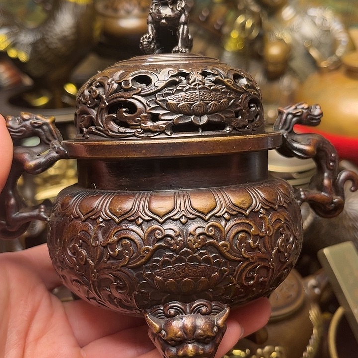 精美铜器批发档口