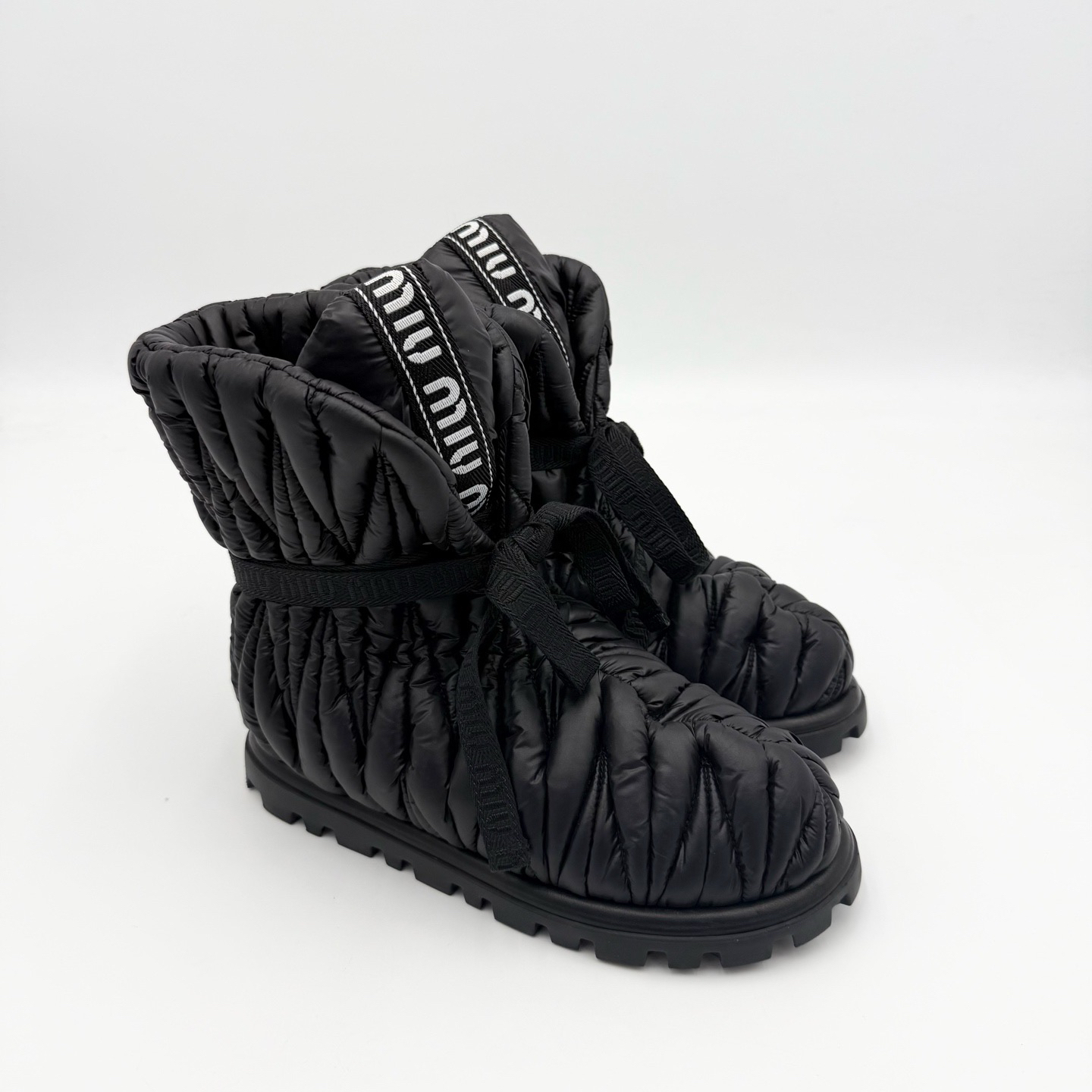 99新 MIU MIU/缪缪 36码/miumiu黑色字母雪地靴/99新/pp0948