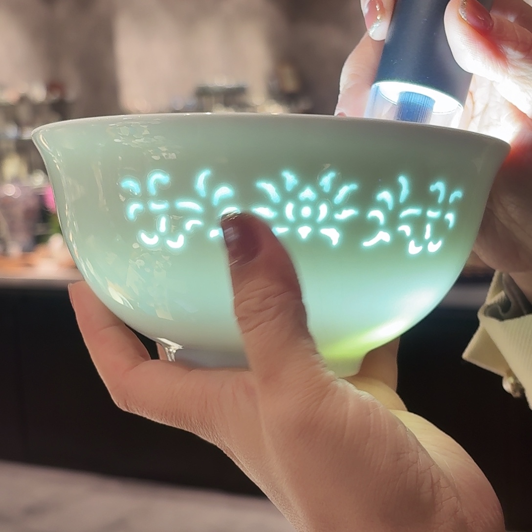 观宋高温玲珑陶瓷面碗 