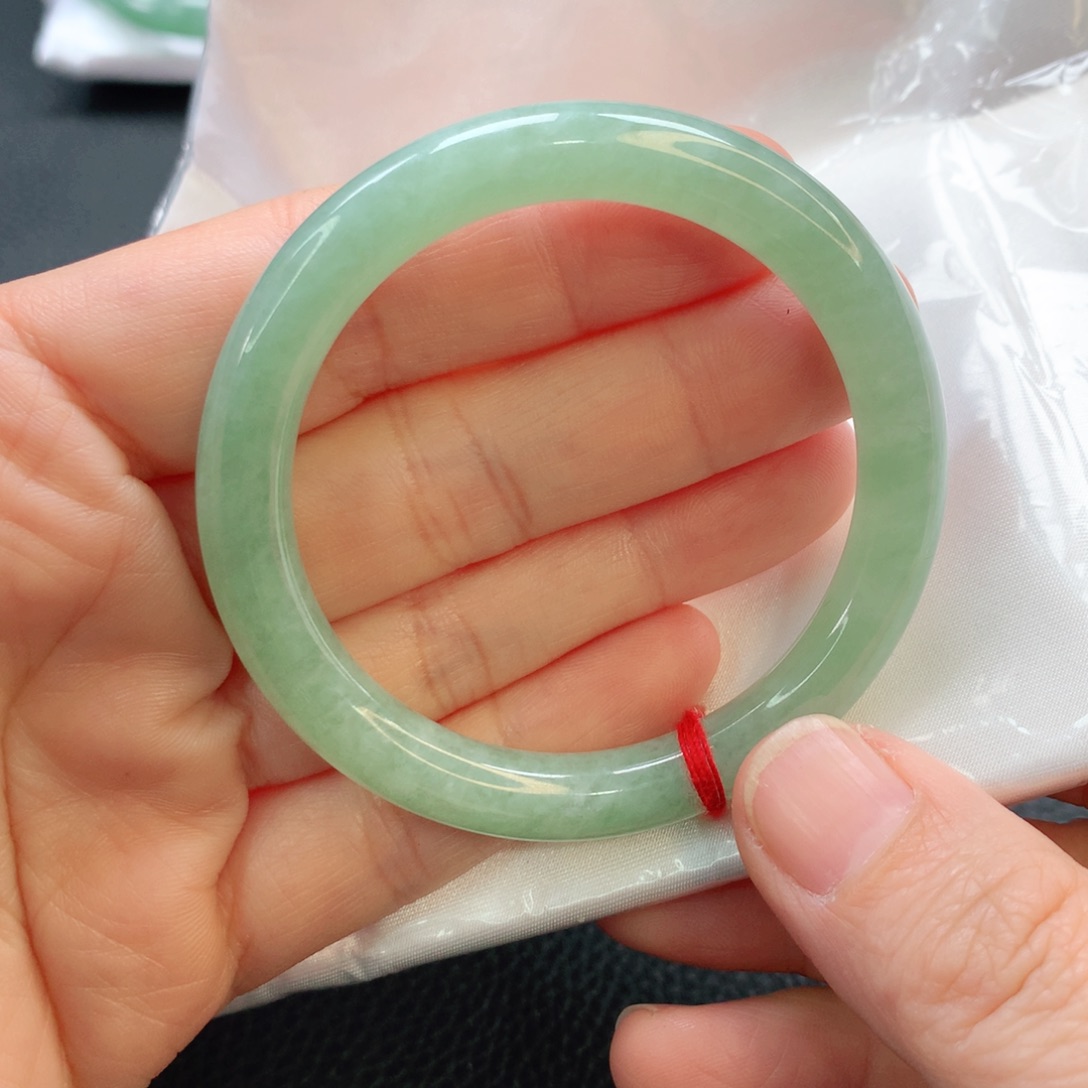 翡翠手镯未镶嵌49圆