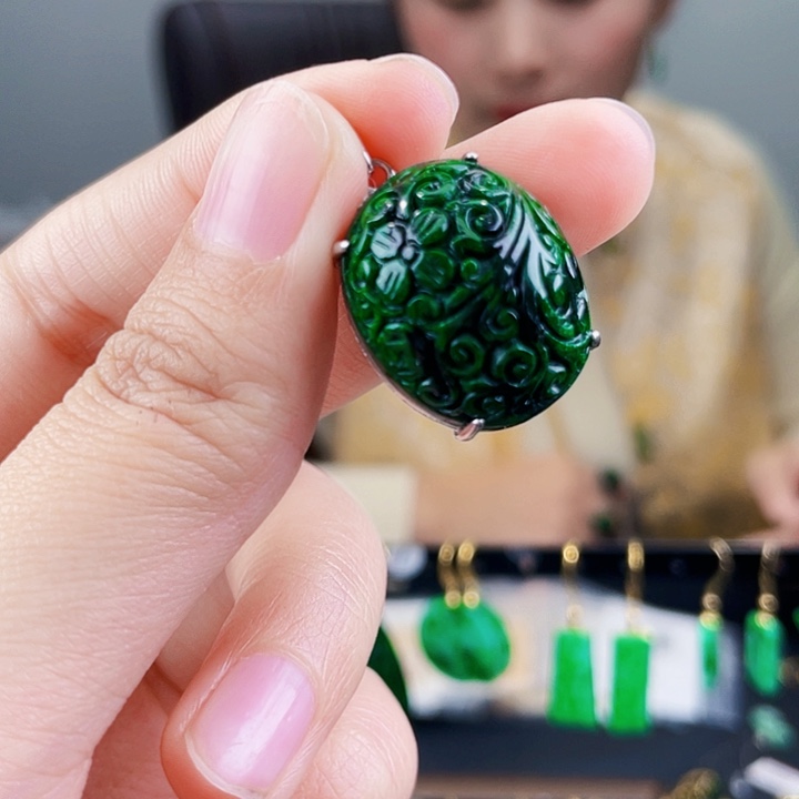 翡翠颈饰银S925镶嵌饰品