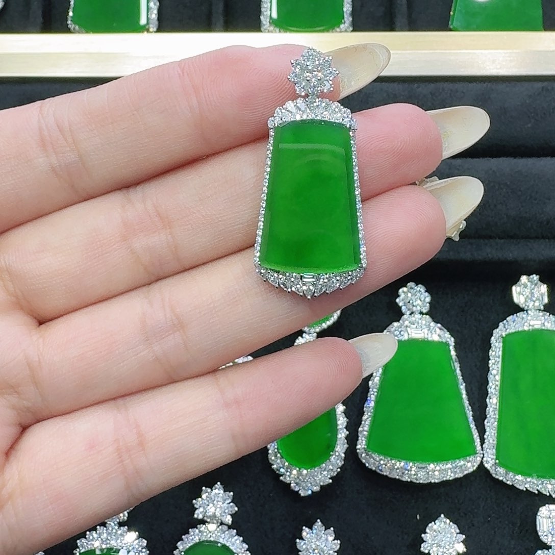 翡翠18K金镶嵌吊坠(不含链)无事牌