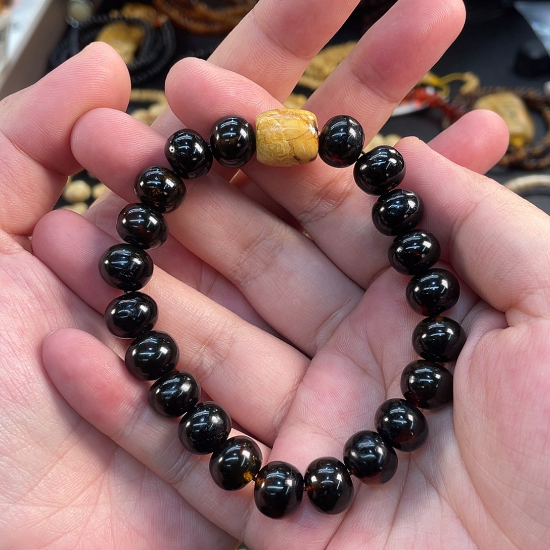 往***昔琥珀未镶嵌裸石11翳珀