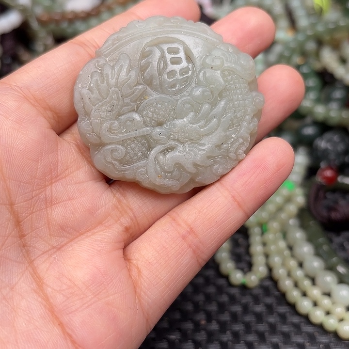 颈饰未镶嵌和田玉