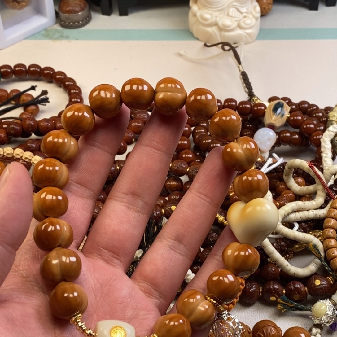 吊坠猴头核桃。。。。。。。。。。