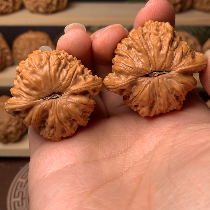 文玩核桃吊坠一**米