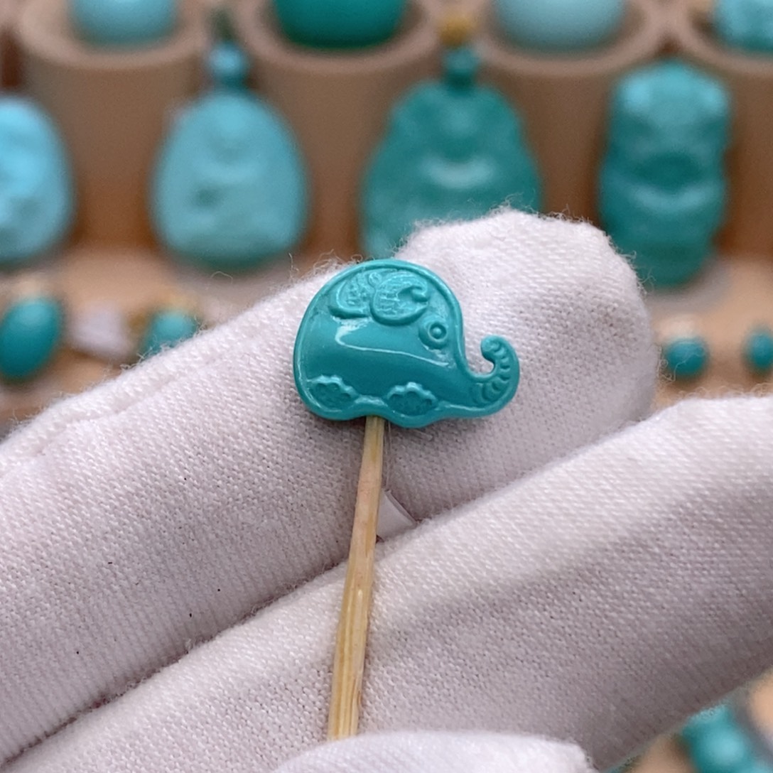 绿松石未镶嵌珠宝奇石