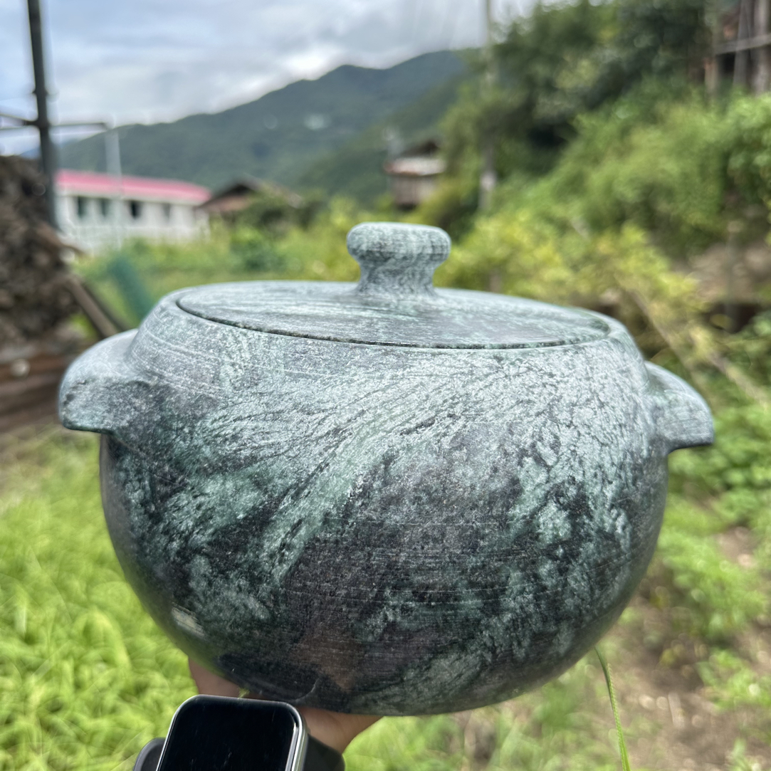正宗墨脱石锅（葫芦锅）
