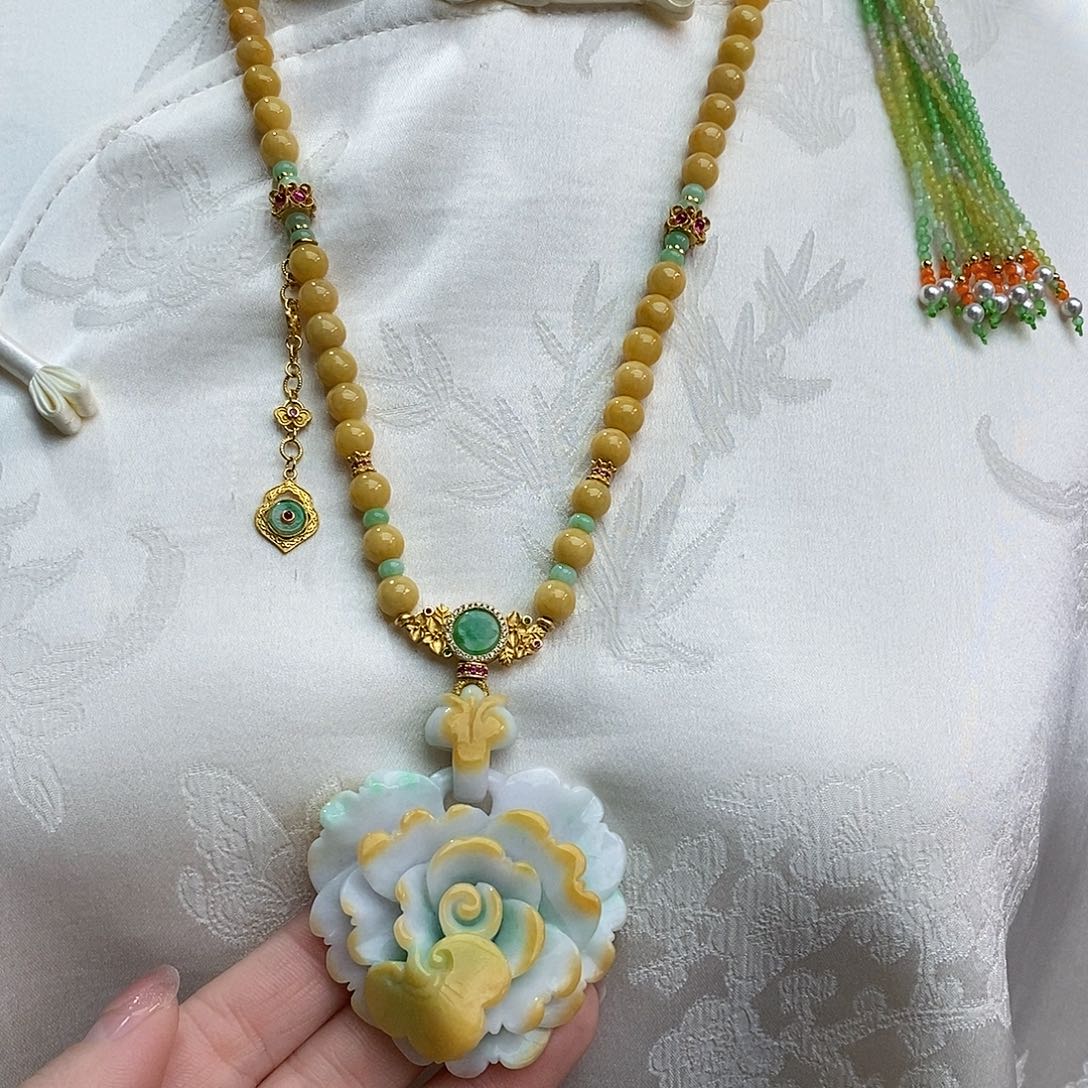 翡翠颈饰未镶嵌天然