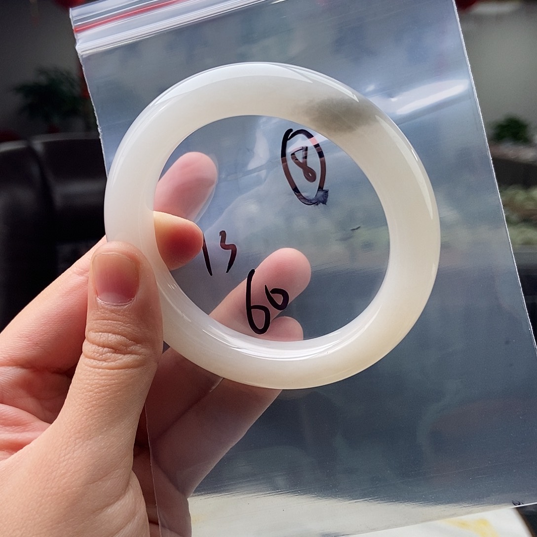 和田玉颜色多样性发拍一发一未镶嵌