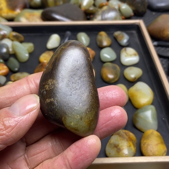 ****⁸和田玉（糖玉）未镶嵌珠宝奇石