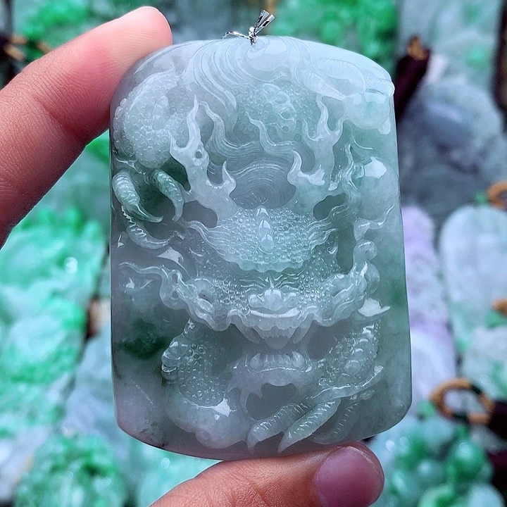 天然A货翡翠龙牌