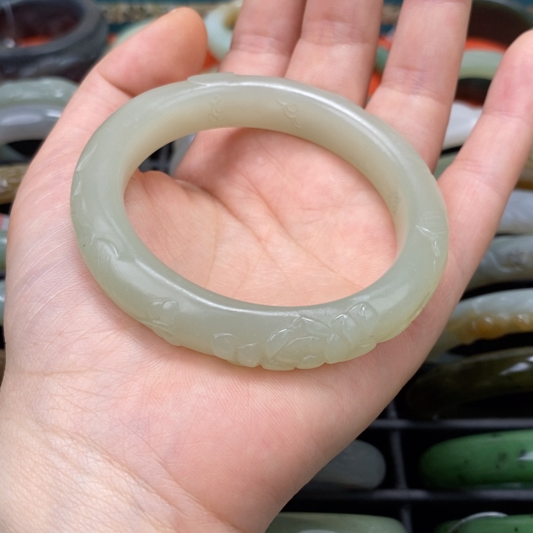 和田玉未镶嵌手镯55J****g