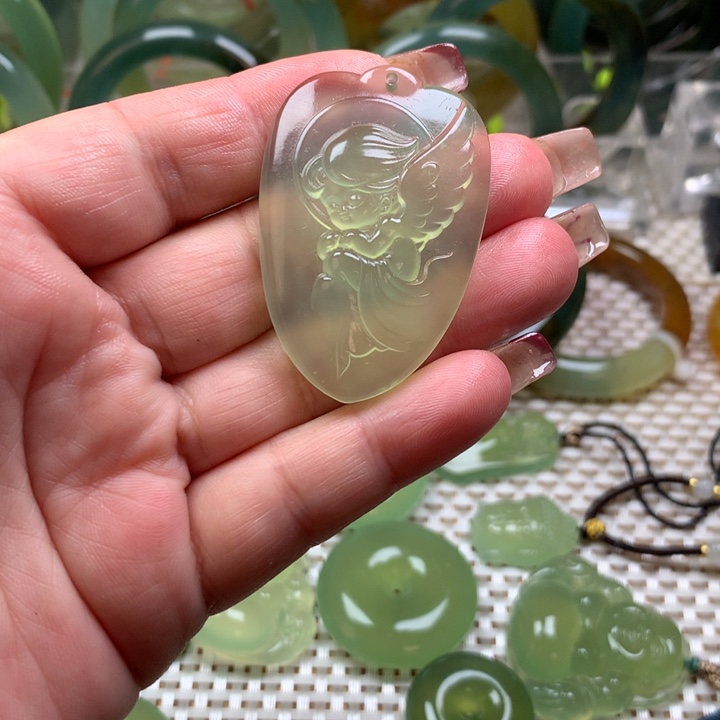 蛇纹石玉挂坠未镶嵌