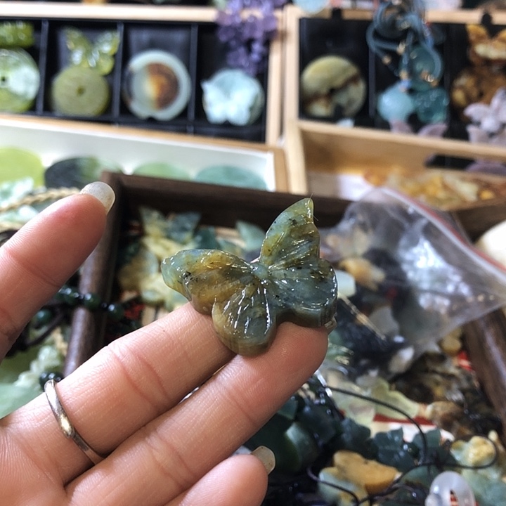 岫玉未镶嵌岫玉挂件