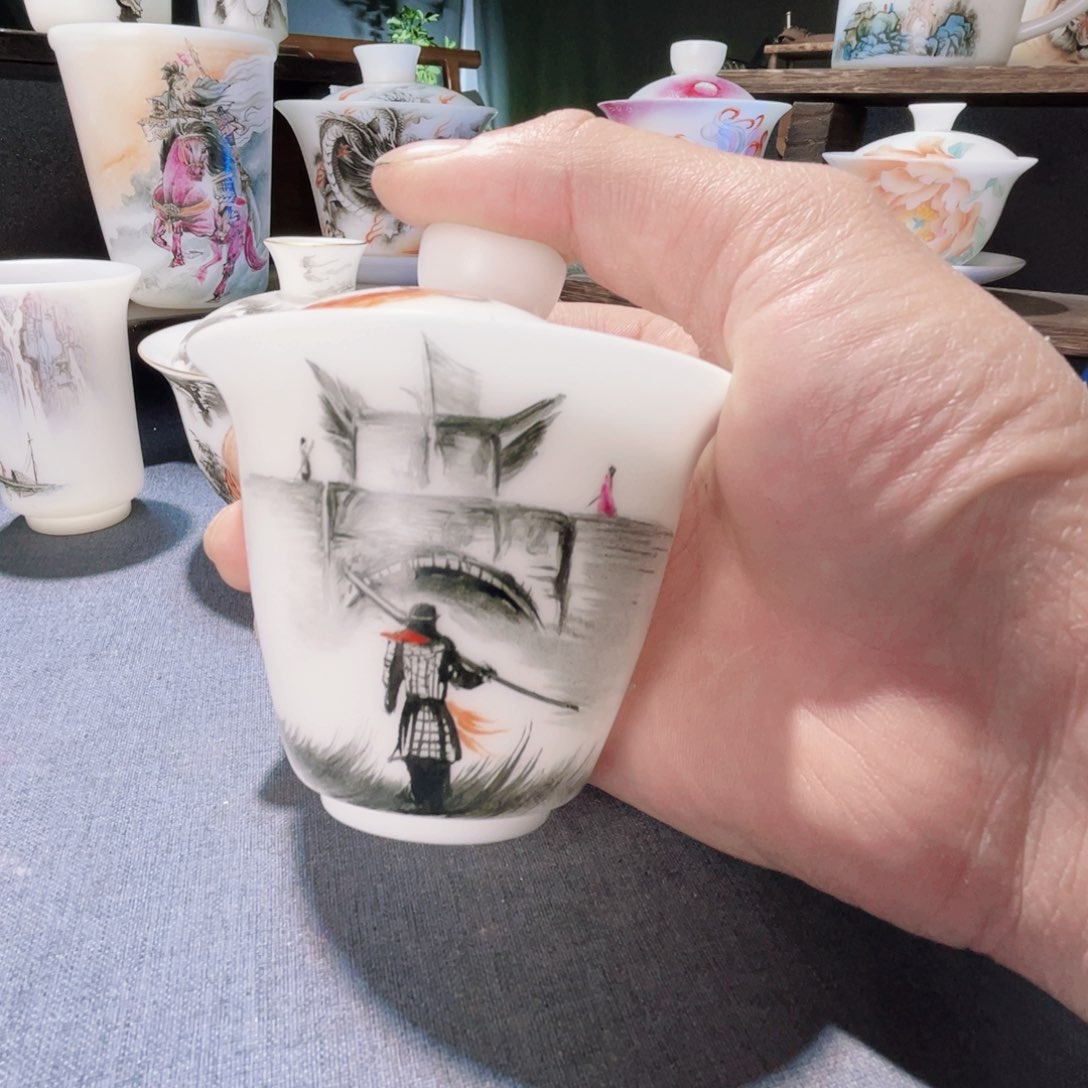 手绘的小可爱也是我喜欢看了这么久了啊