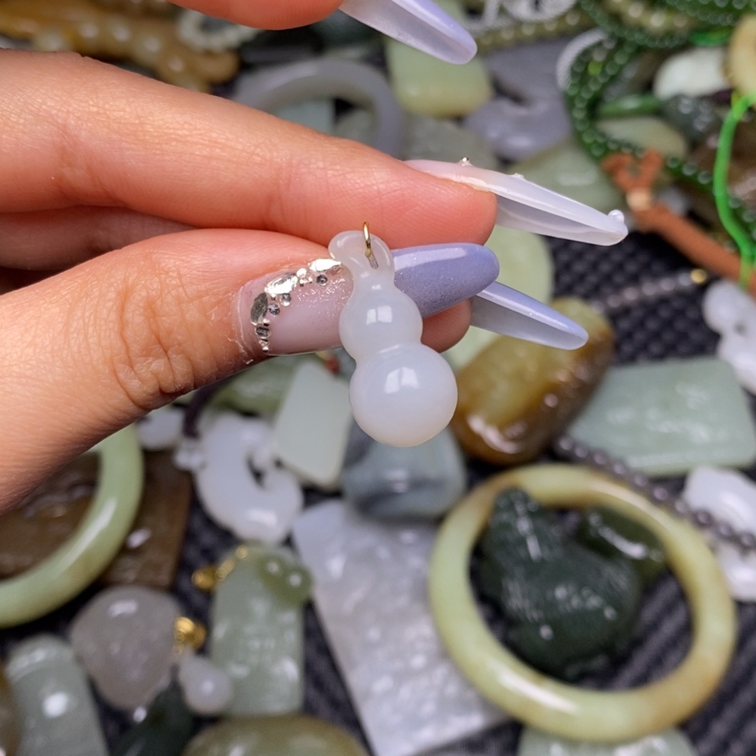 和田玉（糖玉）颈饰未镶嵌