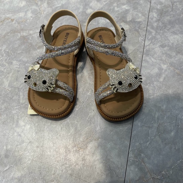 9065童装带钻小猫凉鞋